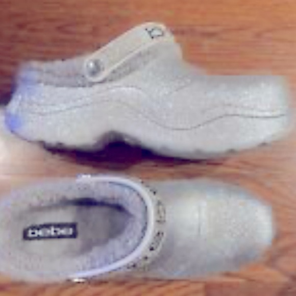 NWT bebe Silver Metallic Glitter Slip On Fur Clogs - Picture 5 of 7